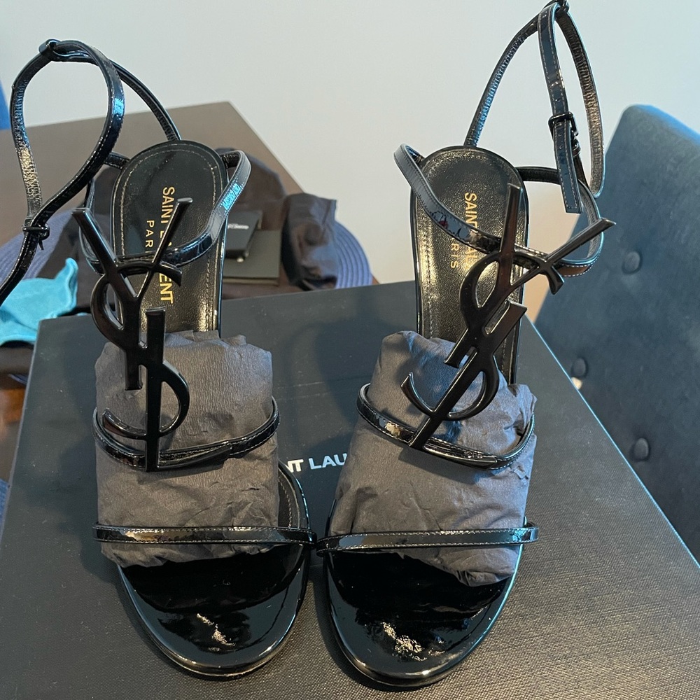 Authentic saint laurent Cassandra sandal